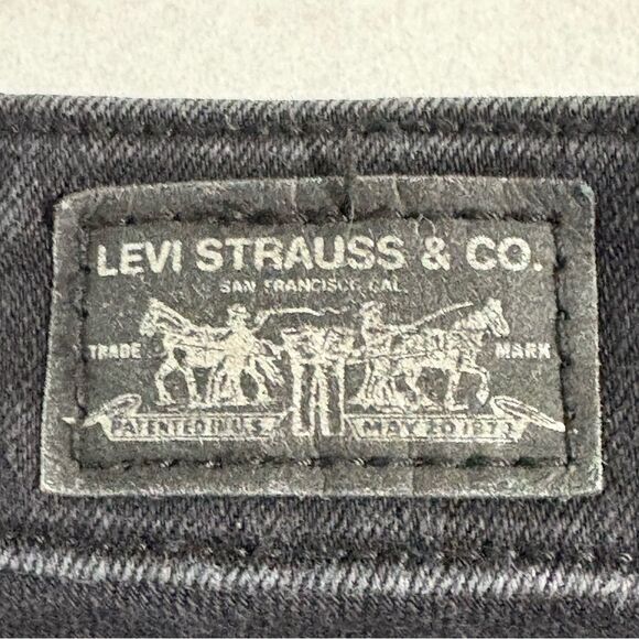 Levi's Black Legging Jeans Sleek Stretchy Fit Women’s 28. - Picture 10 of 14